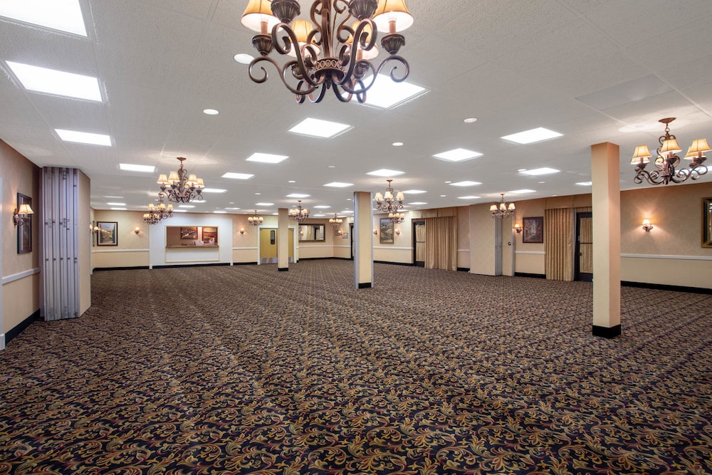 Quality Inn & Suites Erie near Casino - photo 48