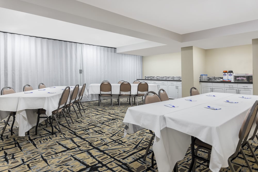 SilverStone Inn & Suites Spokane Valley - photo 22