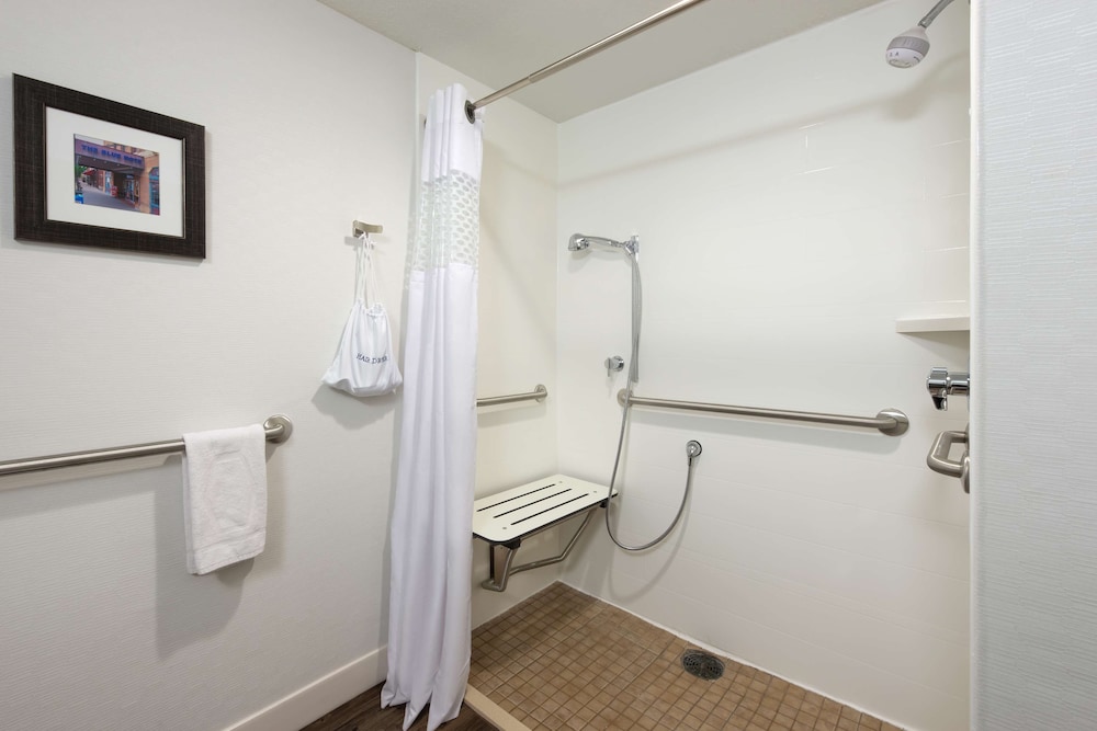 Hampton Inn Columbia - photo 26