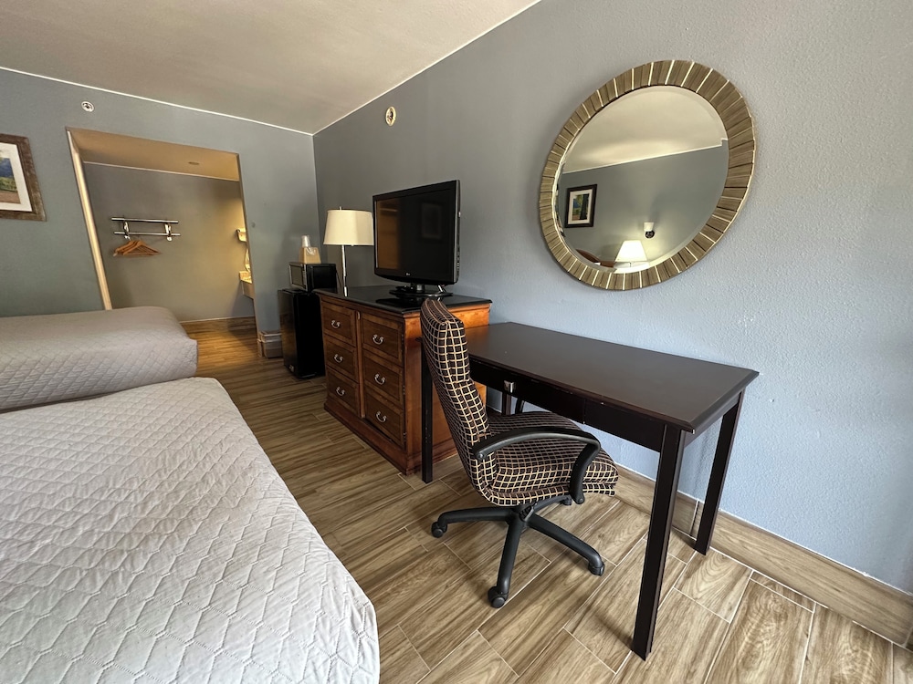 HillView Inn - photo 12