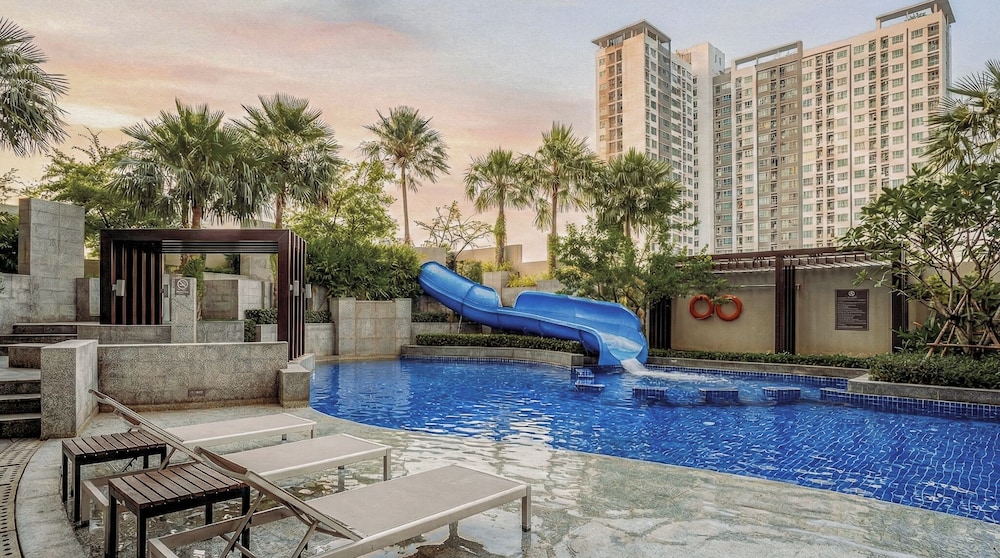 Jasmine Grande Residence — 5-Star Luxury Hotel in Bangkok, Thailand