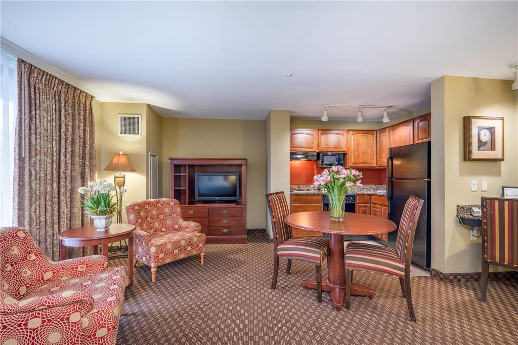 Arlington Court Suites a Clarion Collection Hotel - photo 30