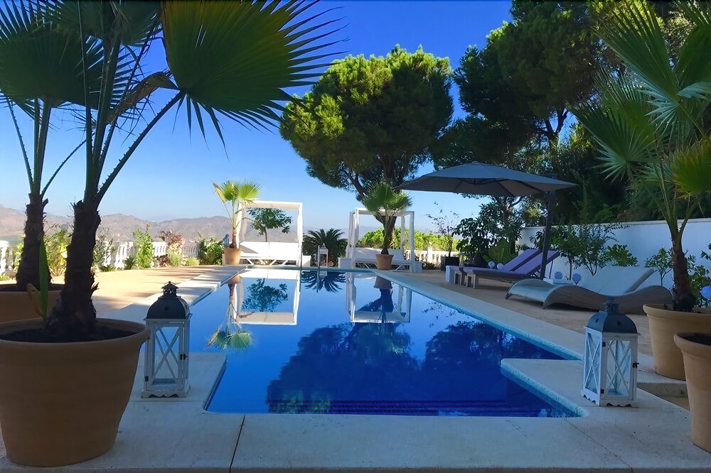 Luxury B And B Casa Apanja 10966678 — Alhaurin De La Torre