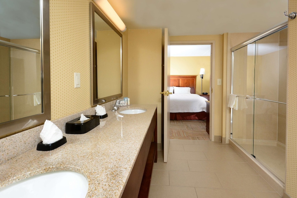 Hampton Inn Raleigh Capital Blvd. North - photo 31
