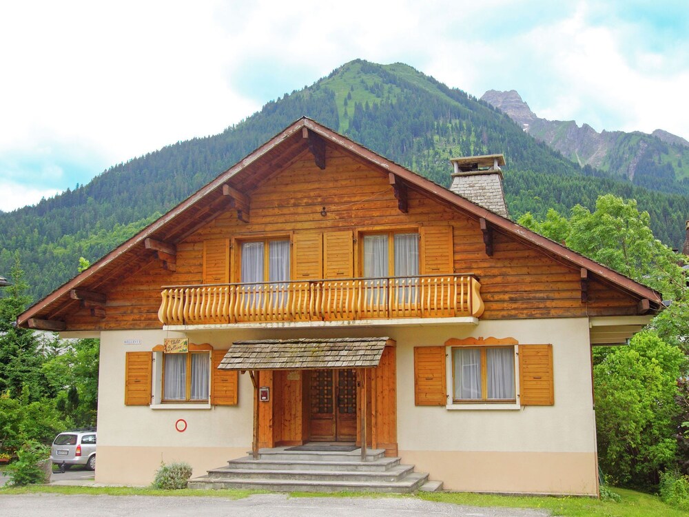 Lovely Chalet in La Chapelle d'abondance With Mountain View — 4-Star Luxury Hotel in La Chapelle-Saint-Luc, France