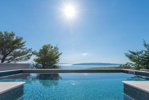 Villa Kuk with heated salt water pool Makarska — 4-Star Luxury Hotel in Makarska, Croatia