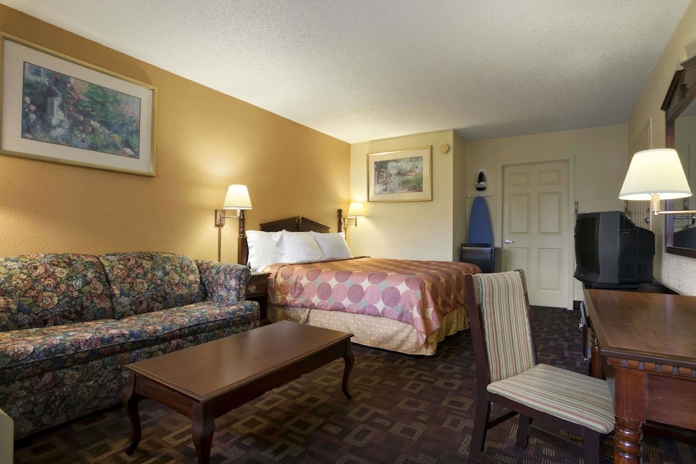 Days Inn by Wyndham Nashville Airport - photo 6