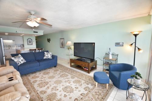 0303 Waters Edge Resort 1 Bedroom Condo by RedAwning - photo 7
