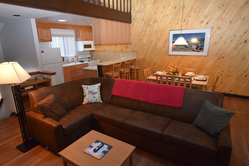 Club Tahoe - photo 9