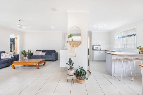 Bay Breeze Easygoing Beachside Living for Families — hotel in Hervey Bay
