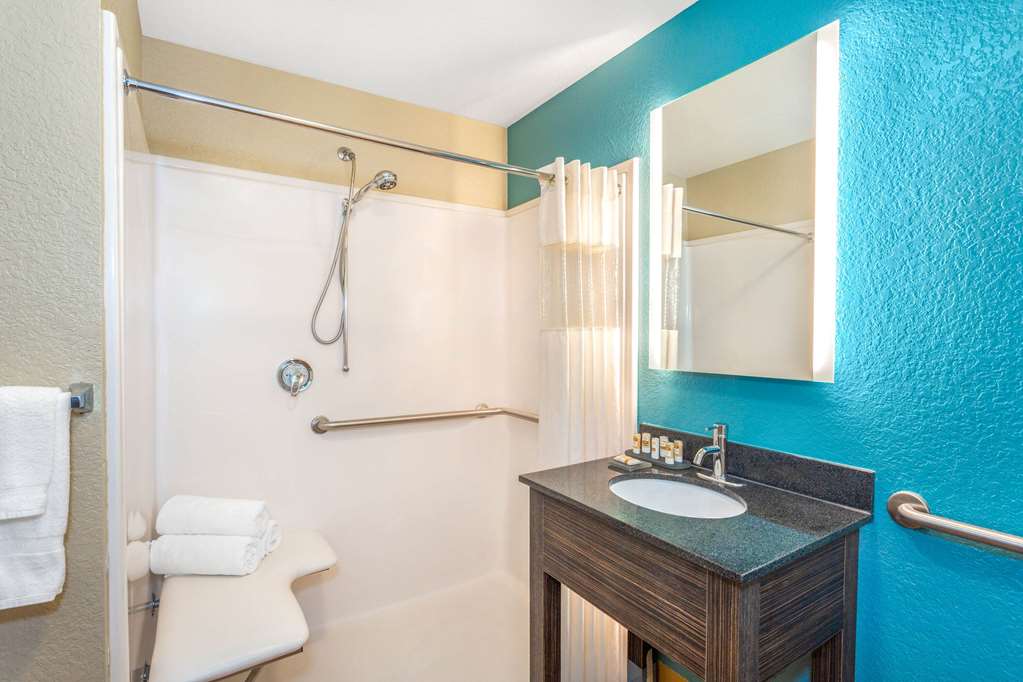 La Quinta Inn & Suites by Wyndham Sebring - photo 25