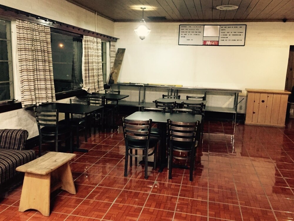 Lovelock Inn - photo 16