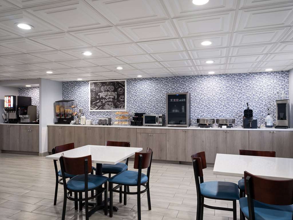 AmericInn by Wyndham Woodstock IL - photo 31