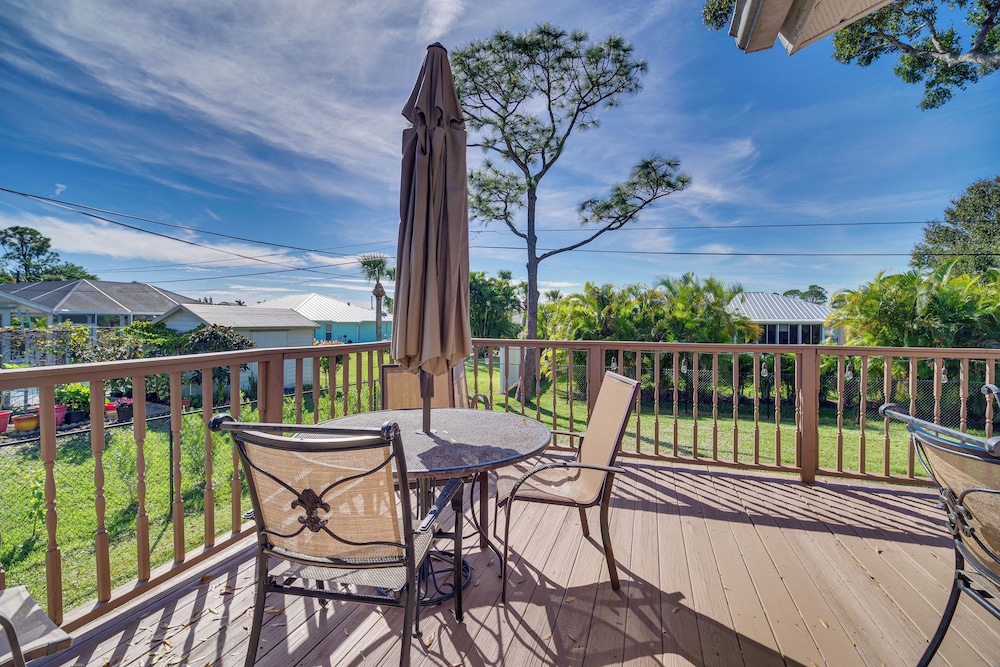 Sebastian Home W Large Deck Near Golfing And Beach 19640874 — Sebastian