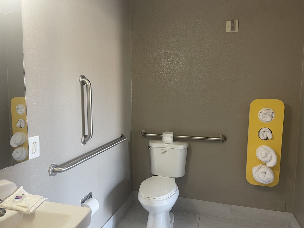 Motel 6 Denton Tx Unt - photo 14