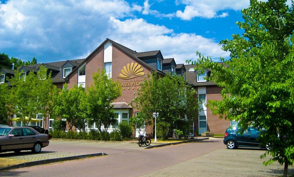 Flora Apart Residenz — 4-Star Luxury Hotel in Petershagen, Germany