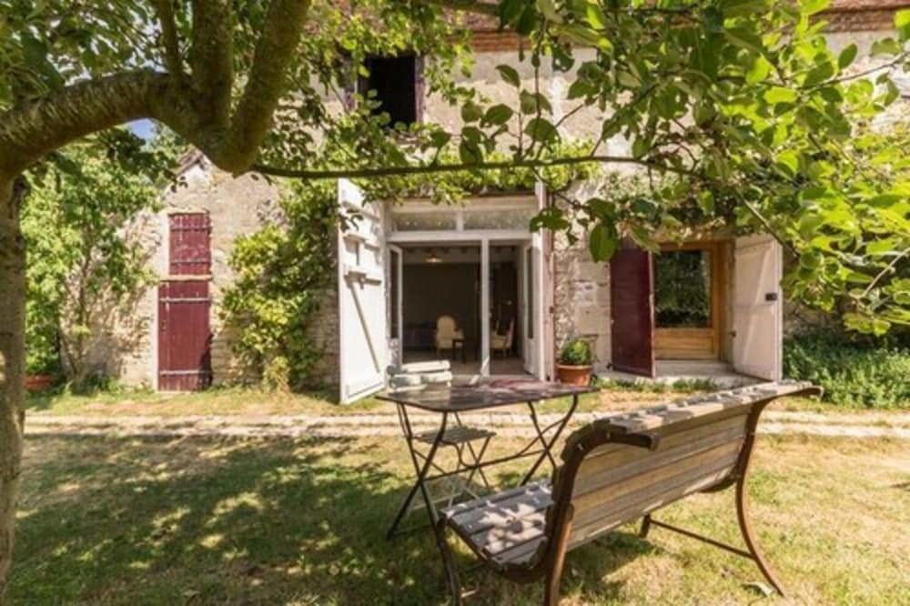 La Thibaude — hotel in Livry-Gargan