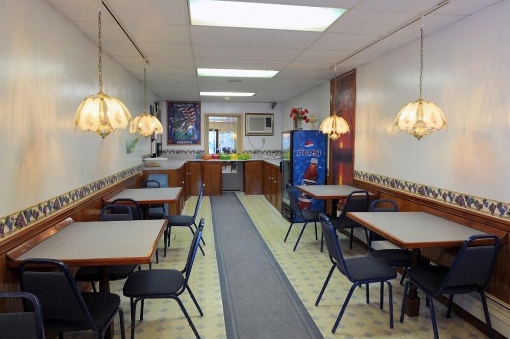 A1 Economy Inn - photo 10