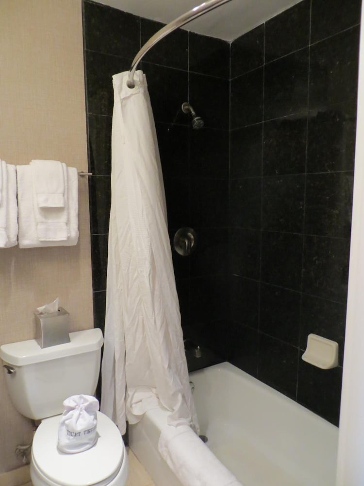 7 Springs Inn & Suites - photo 32