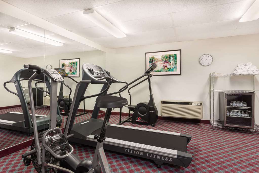 Baymont by Wyndham Fayetteville - photo 3