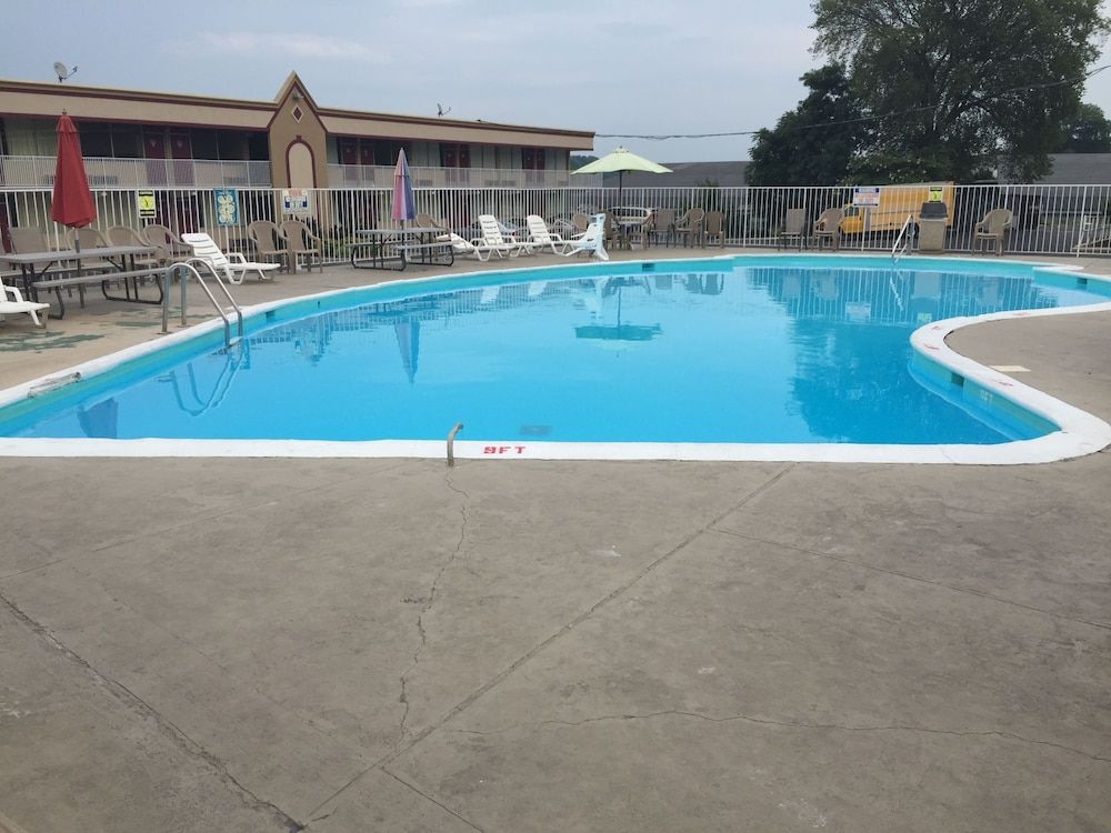 Travelodge by Wyndham Lynchburg - photo 22