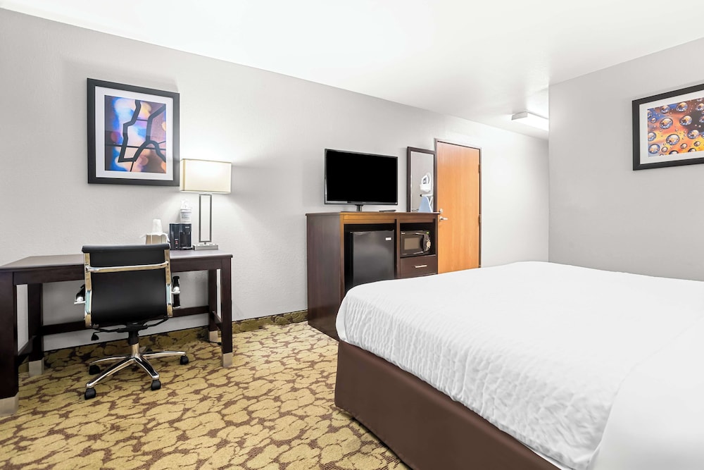 SureStay Plus Hotel by Best Western Bettendorf - photo 14
