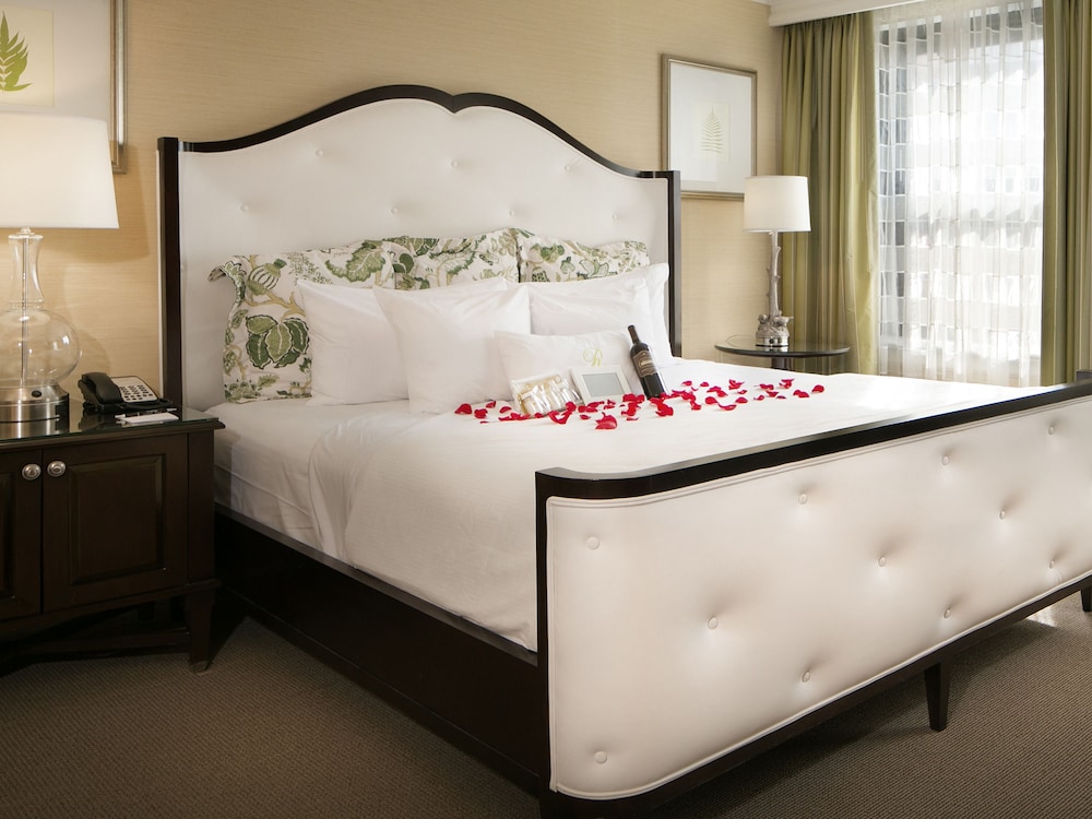 The Raphael Hotel Autograph Collection in Kansas City, United States