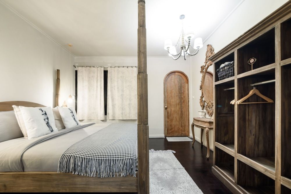 Beautiful 3 Bedroom Baroque House near Asoke BTS
