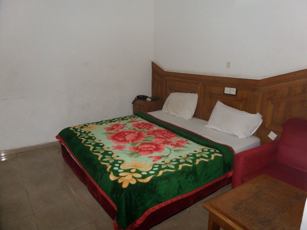 Chesbury Hotel - last minute hotel in Abuja