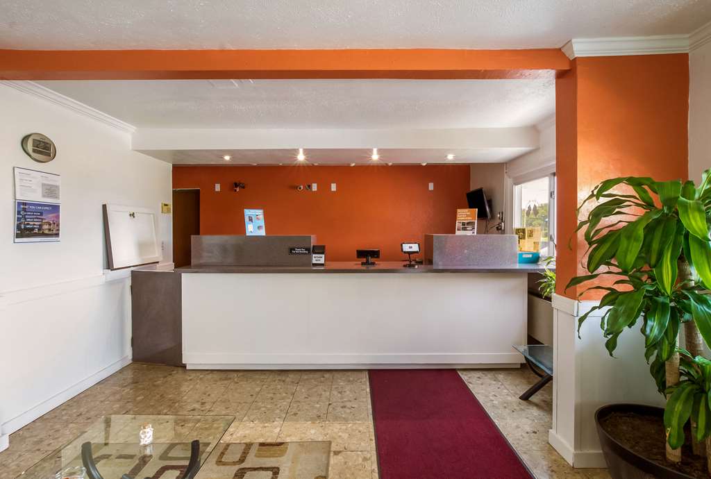 Motel 6 Rossford OH - photo 21