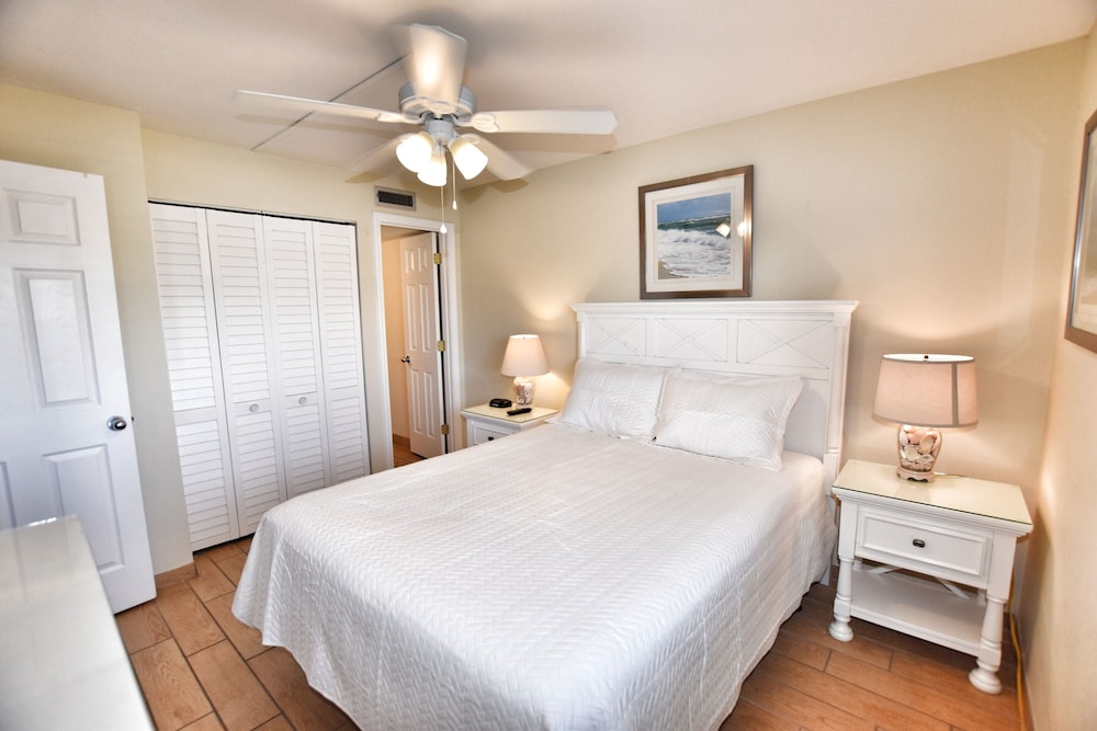 0404 Waters Edge Resort 1 Bedroom Condo by RedAwning - photo 4