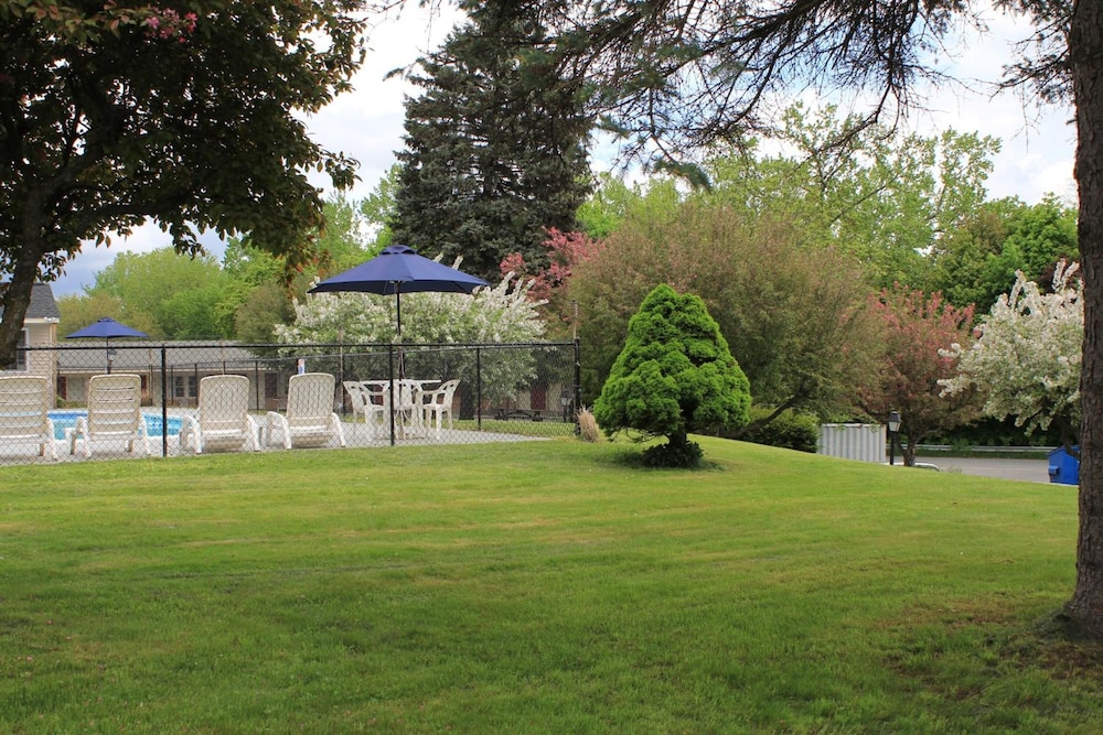 Berkshire Inn - photo 28