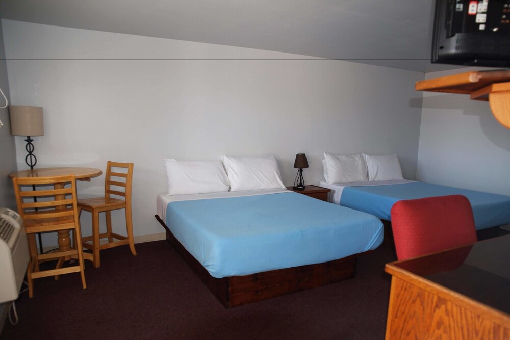 The Oakwood Inn - photo 5