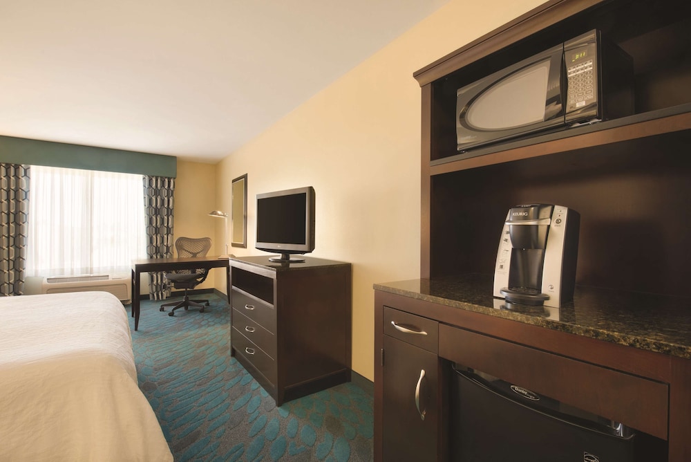 Hilton Garden Inn Fargo - photo 25