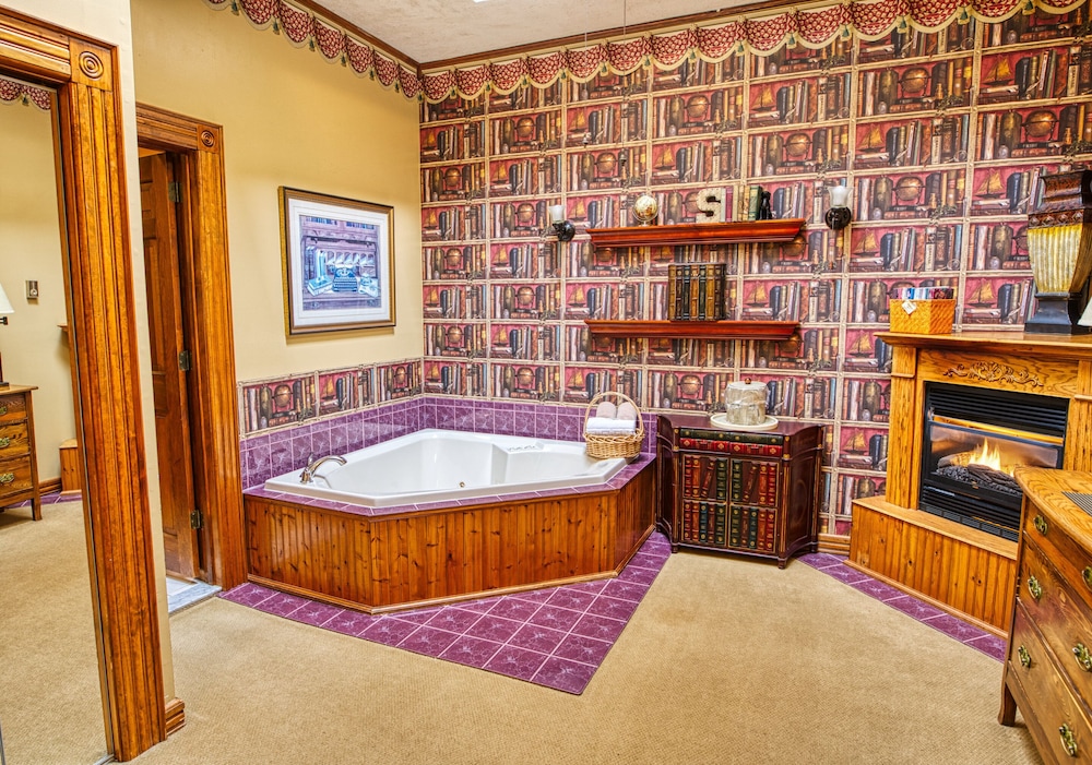 Rockwell Falls Inn and Wine Bar - photo 32