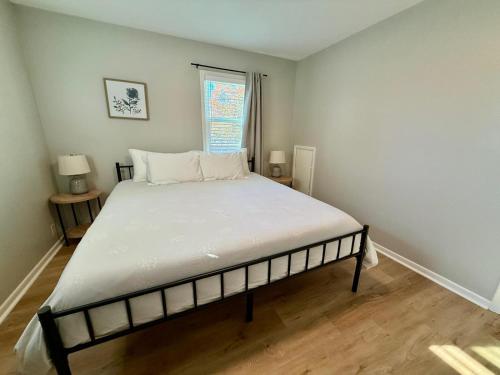 Joslyn 1 Newly Refinished 1 Bdrm — 4-Star Luxury Hotel in Omaha, United States