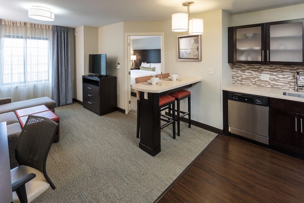 Staybridge Suites Omaha West by IHG - photo 11