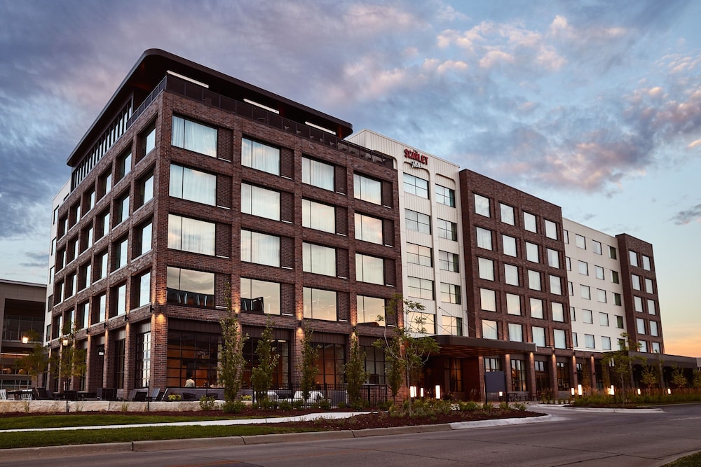 The Scarlet Lincoln a Tribute Portfolio Hotel — hotel near Lincoln Airport