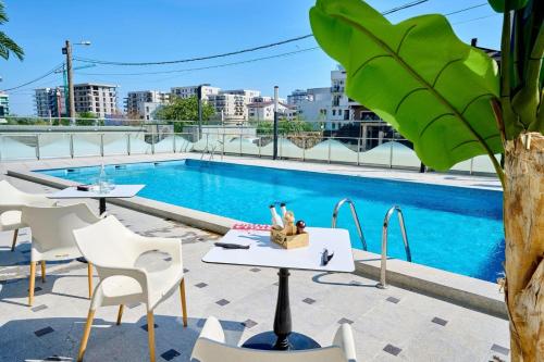 Summer Smile — 4-Star Luxury Hotel in Navodari, Romania