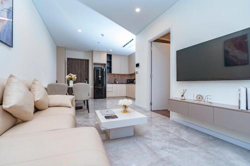 Căn hộ 5 sao bên sông Hàn ngay phố đi bộ Bạch Đằng — 5-Star Luxury Hotel in Da Nang, Vietnam