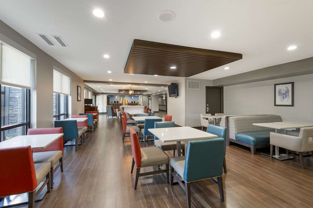 Best Western Plus Lafayette Hotel University Area - photo 42