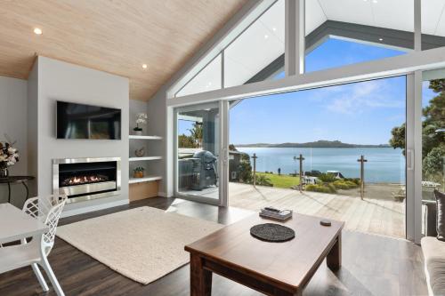 Seaside Serenity Kerikeri Holiday Home — 4-Star Luxury Hotel in Kerikeri, New Zealand