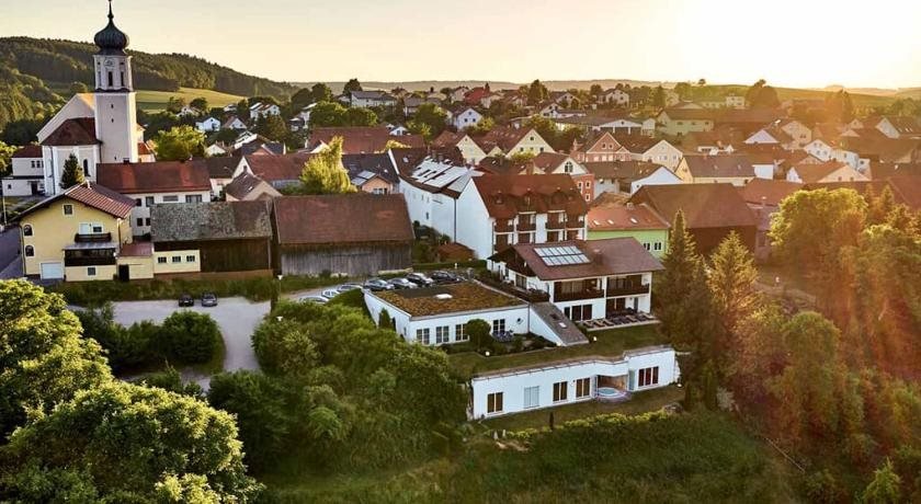 Zedernhof Gesundheits & Wellnesshotel in Stamsried, Germany
