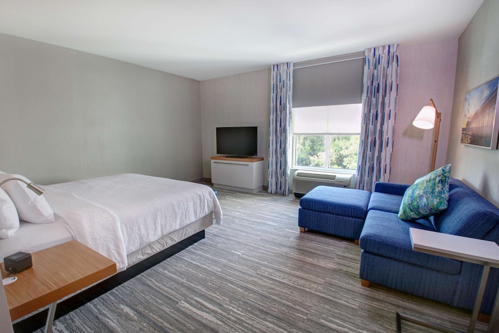 Hilton Garden Inn Tampa Wesley Chapel FL - photo 17
