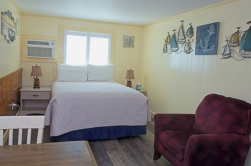 Vineyard Harbor Motel Private Beach - photo 94