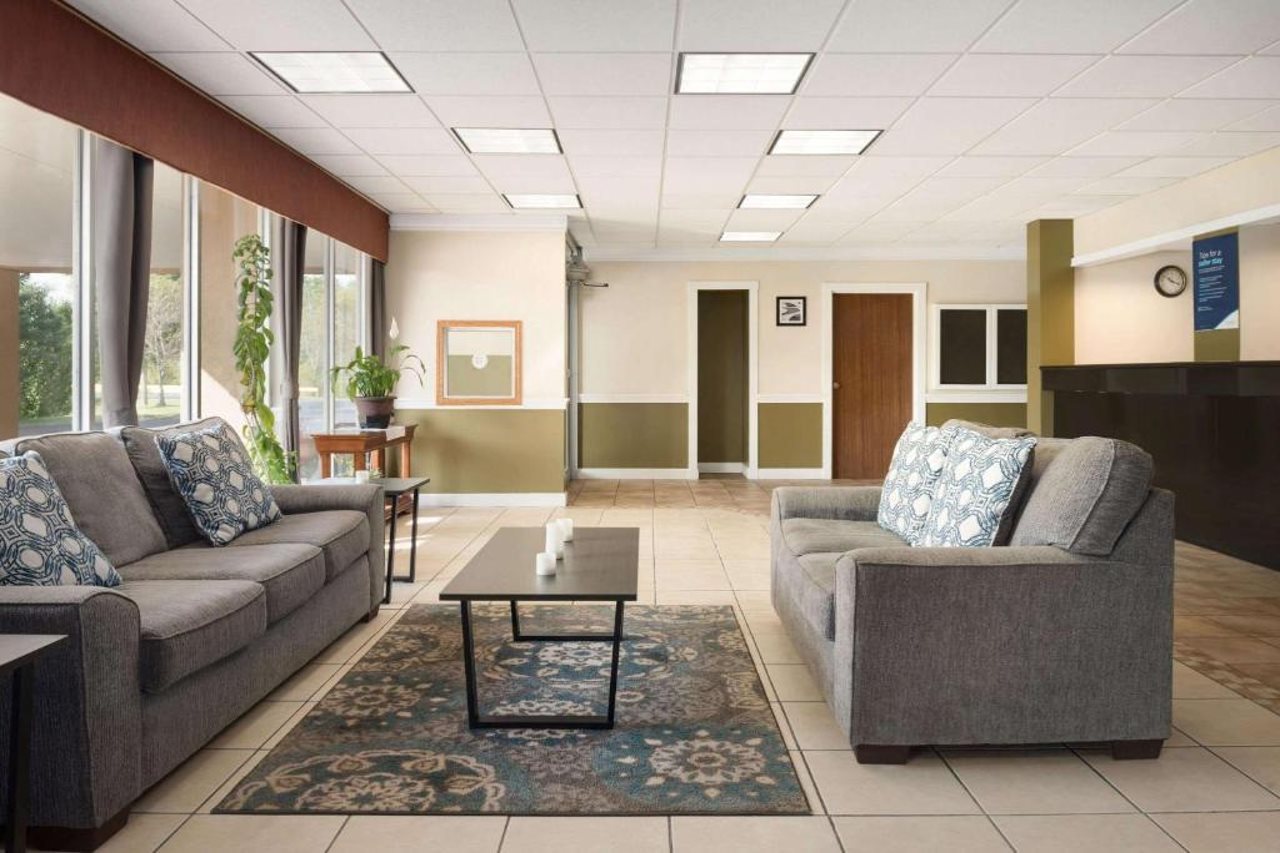 Travelodge by Wyndham Zanesville - photo 3