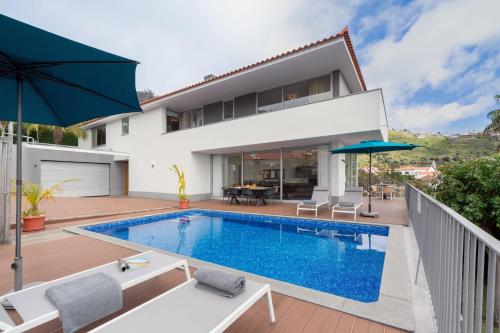 Private pool and sea view Tropical Villa — 4-Star Luxury Hotel in Arco Da Calheta, Portugal