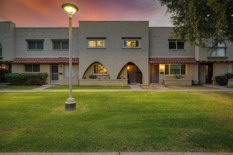 Old Town Treasure By Avantstay Central Location - photo 10