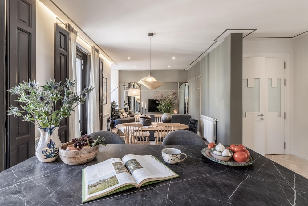 Dilar 3 Bedrooms and Office in Trafalgar hotel Trafalgar Madrid