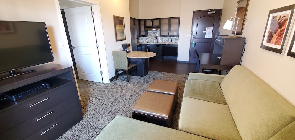 Staybridge Suites Eau Claire Altoona by IHG - photo 19